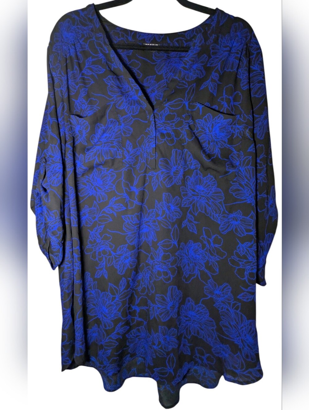 Torrid Black & Royal Blue Floral V-Neck Women’s Tunic Top